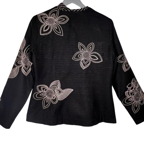 Birch Hill Black Silk Blend Embroidered Blazer Pockets Size M Single Button - Picture 8 of 9